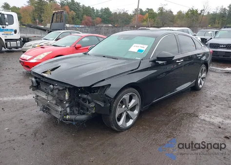 2018 Honda Accord Touring z USA, uszkodzony, nr VIN 1HGCV1F98JA026269